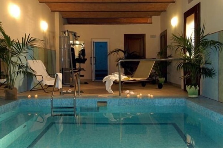 Hotel with Pool