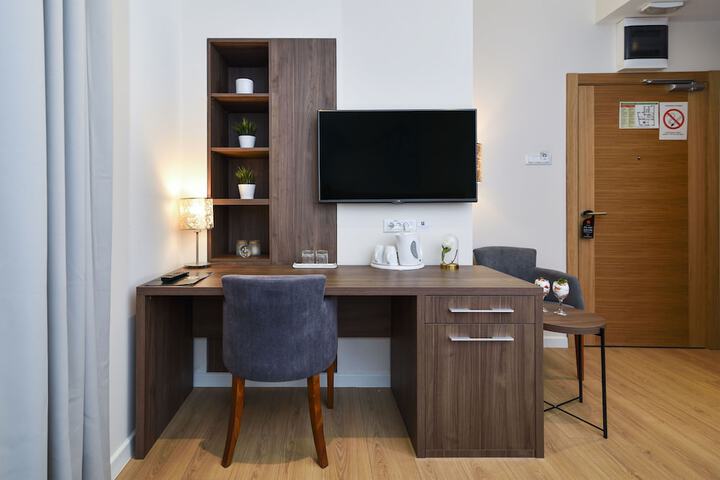 Room 9 of 29