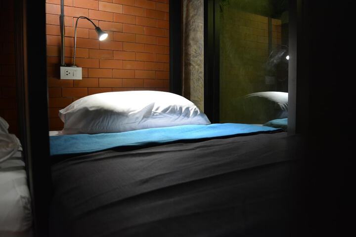 Room 17 of 52