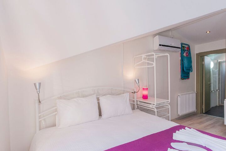 Room 14 of 42
