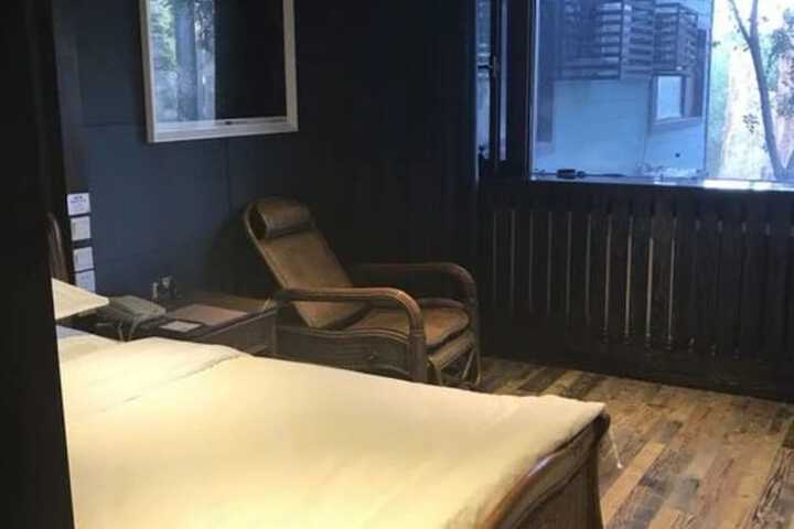 Room 37 of 65