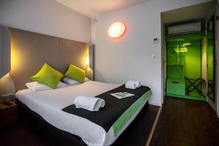 Room 8 of 22