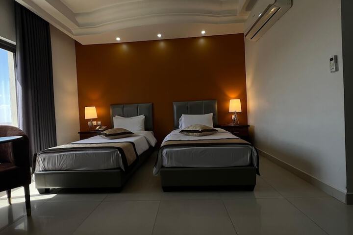 Room 15 of 36