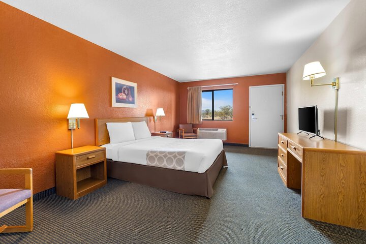 Room 30 of 77
