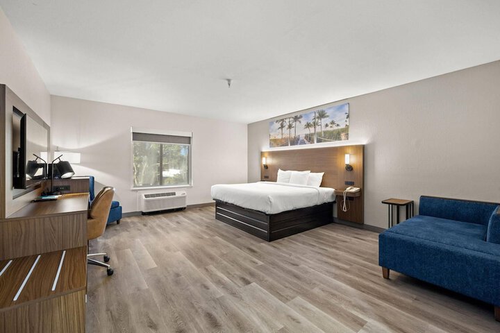 Room 19 of 63