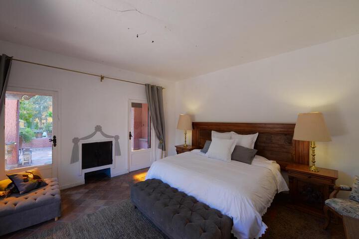 Room 18 of 21