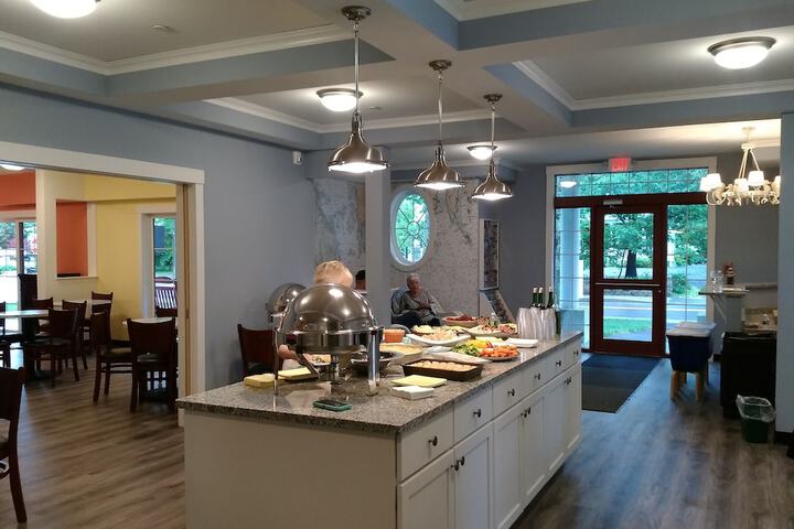 Breakfast/Coffee Service 40 of 91