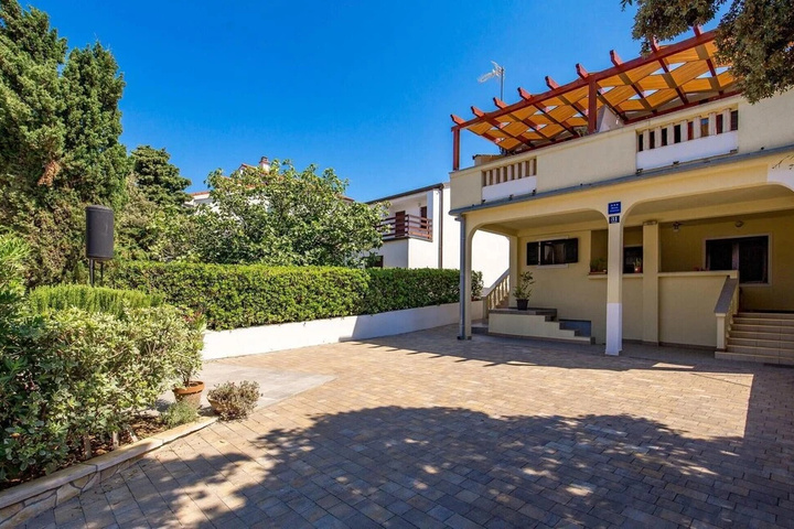 Amazing Home in Mandre With Wifi and 1 Bedrooms