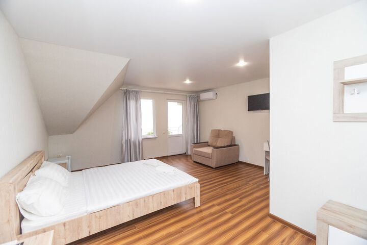 Room 15 of 28