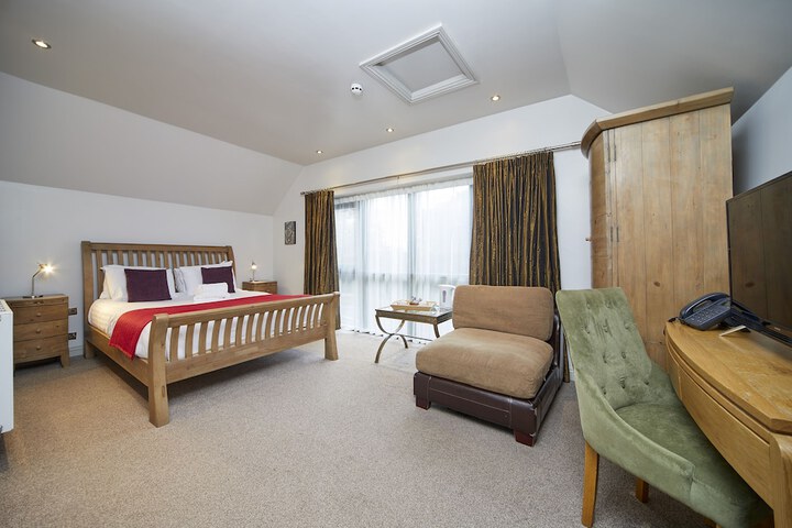 Room 4 of 24