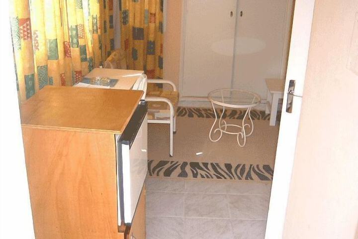 Room 12 of 27
