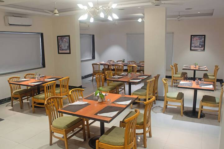 Dining 62 of 94