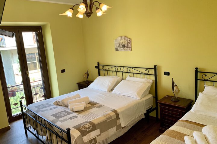 Room 12 of 38