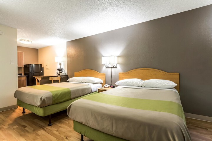 2 Double Beds (3 of 3)