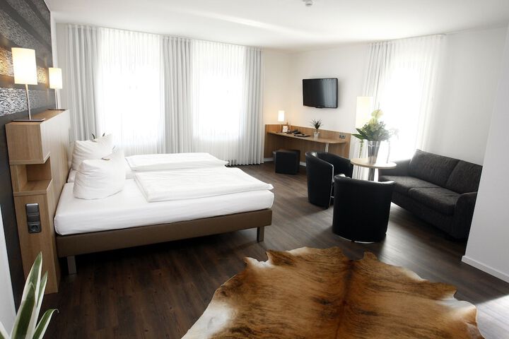 Room 7 of 28