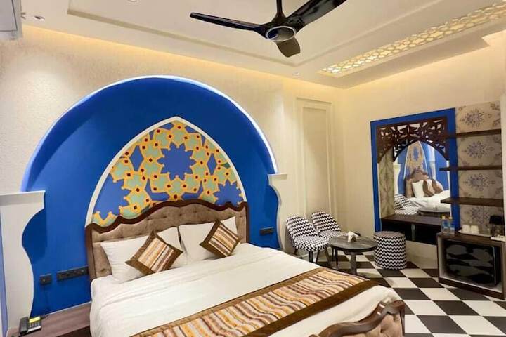 Room 43 of 66