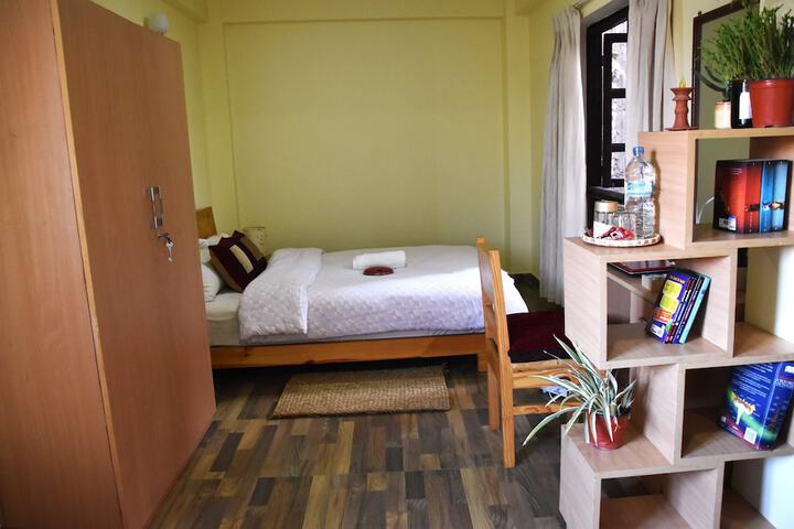 Room 14 of 48