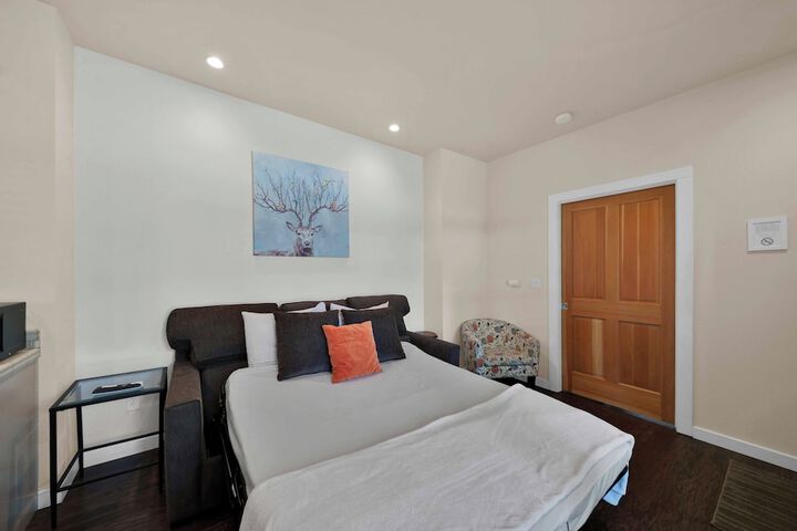 Room 90 of 172