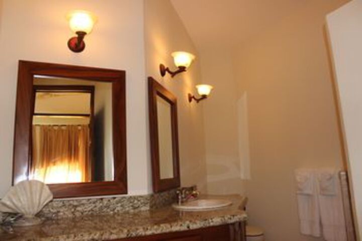 Room 21 of 163