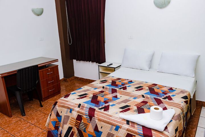 Room 10 of 21
