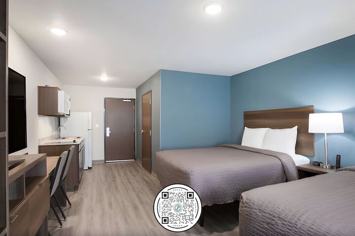 Suite Queen Bed (5 of 8)