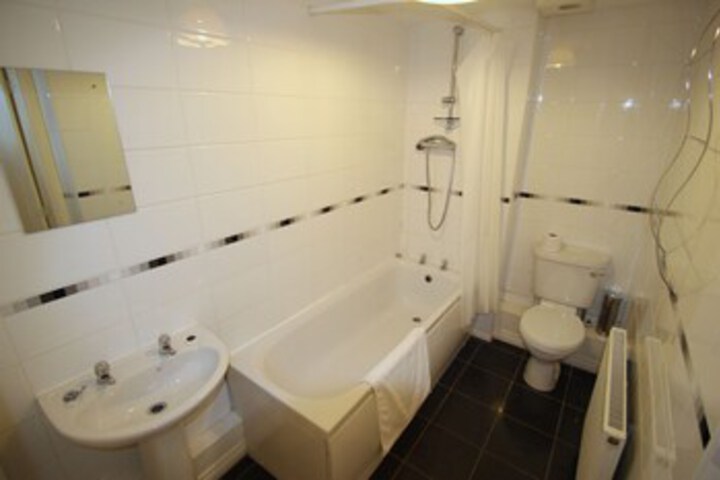 Room 2 of 34