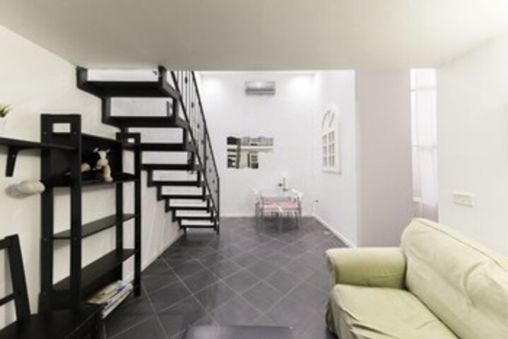 Room 7 of 22
