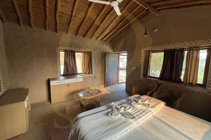 Room 5 of 6