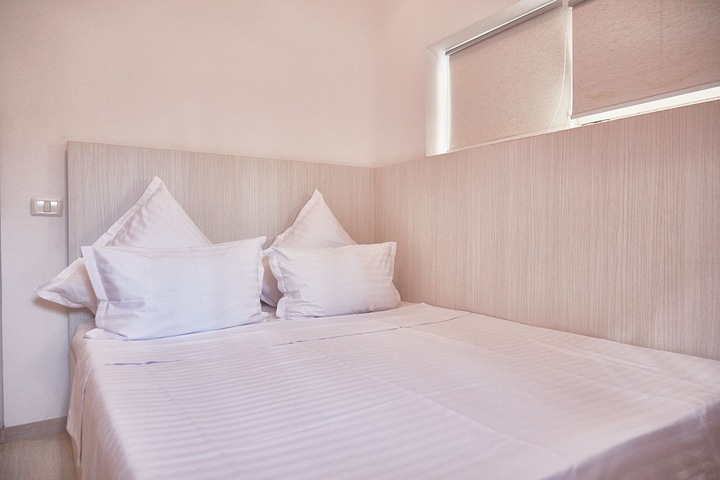 Room 39 of 230