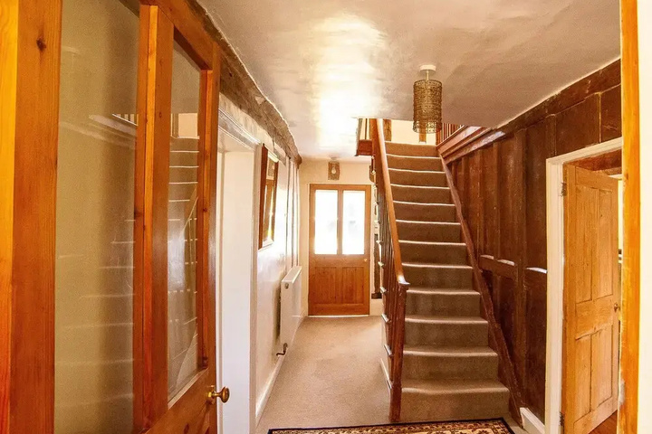 Room 11 of 19