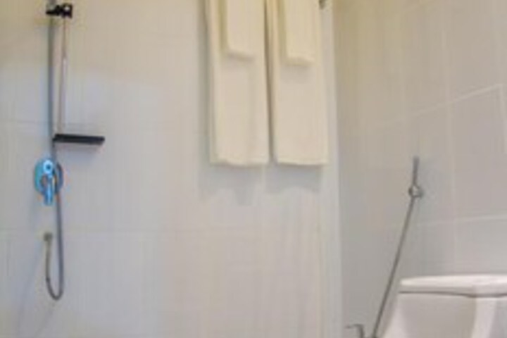 Room 3 of 37