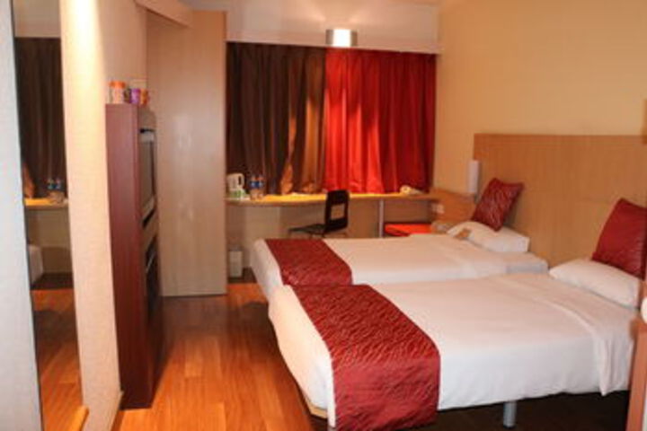 Room 16 of 29