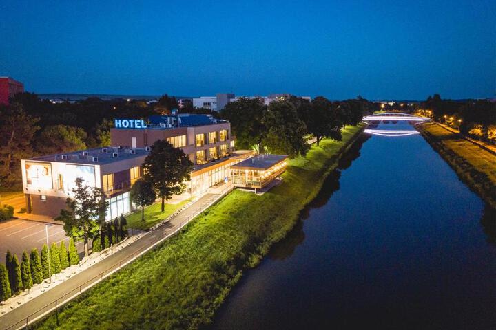 Hotel River