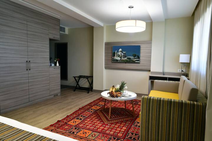 Room 8 of 37