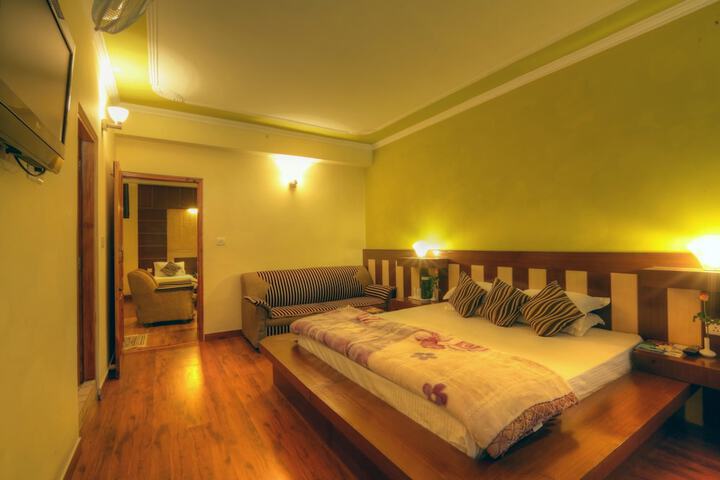 Room 8 of 47