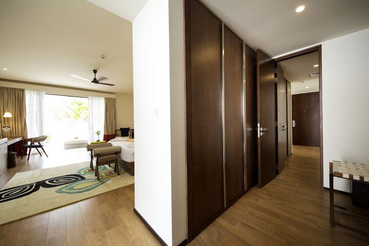 Room 12 of 146