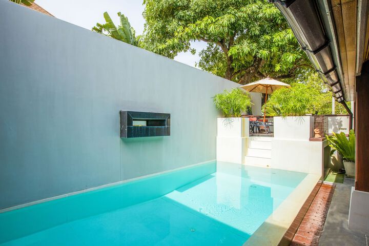Pool Hotel
