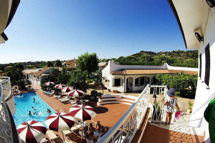 Hotel with Pool