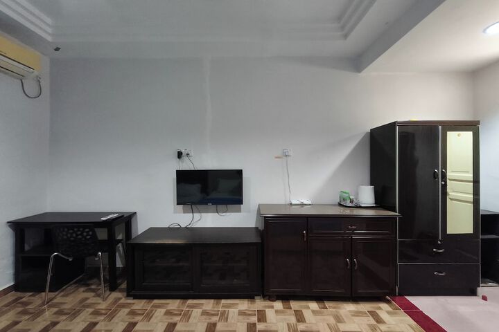 Room 13 of 37