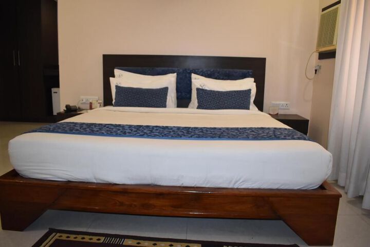 Room 5 of 5