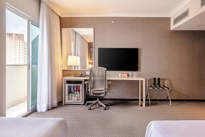 Room 45 of 240