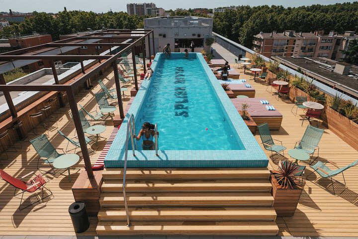 Pool 66 of 123