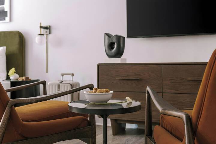 Room 43 of 58