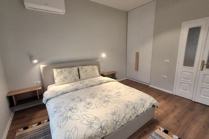 Room 2 of 19