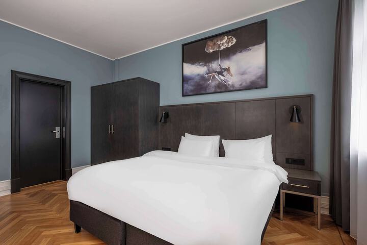 Room 41 of 95