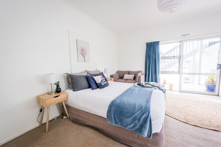 Room 2 of 30