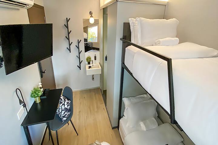 Room 18 of 39