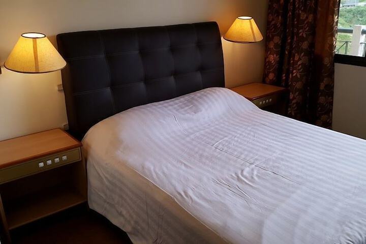 Room 2 of 20