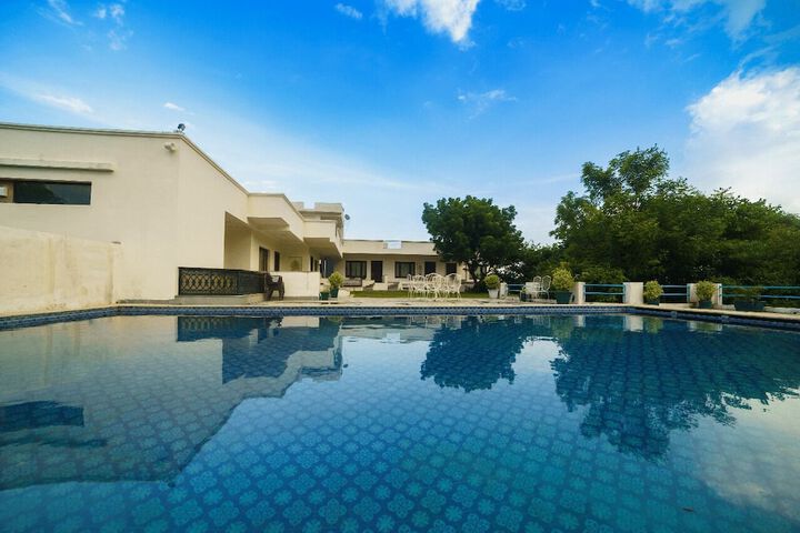 Devraj Villa-A Luxury Homestay with Pool