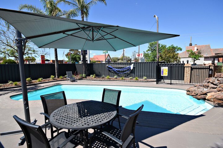 Hotel with Pool